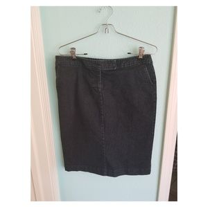 CLEARANCE!!! Denim dark wash skirt. Size 6.